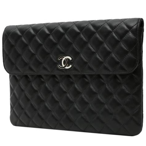 pochette chanel in pelle nersa|Pochette Chanel in Pelle Nero .